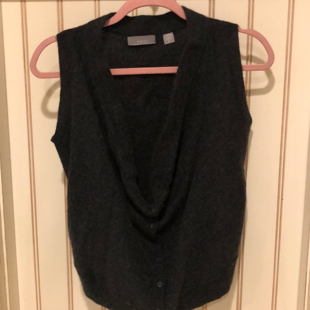 GREY SWEATER WITH SCOOP NECK